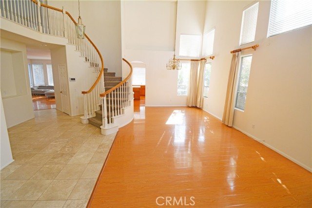 1528 Rancho Hills Dr, Chino Hills CA: https://media.crmls.org/medias/ef98cef0-50ea-441b-8f58-d715f2396184.jpg