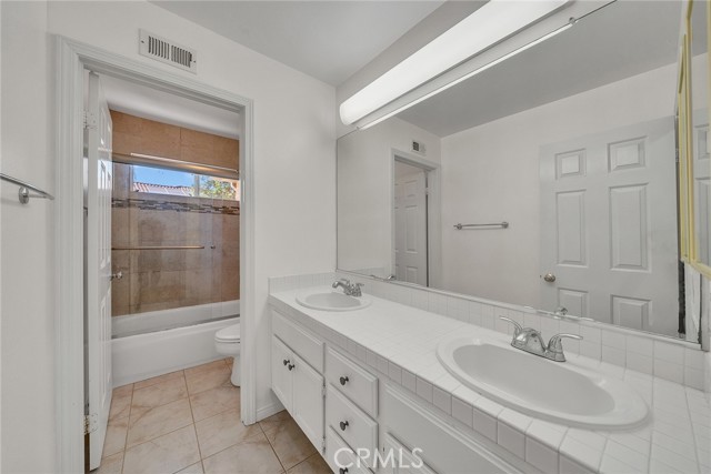 Detail Gallery Image 26 of 33 For 2357 Laurelwood Dr, Thousand Oaks,  CA 91362 - 4 Beds | 3 Baths