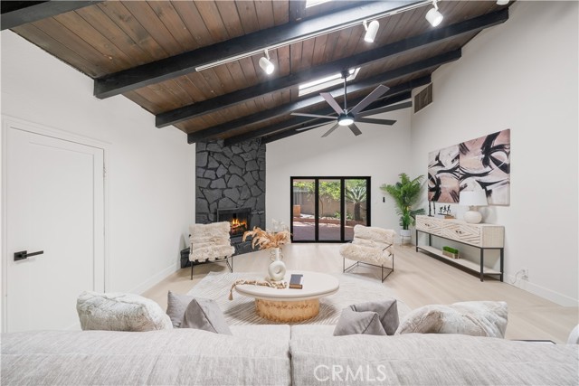 21011 La Salle Avenue, Torrance CA: https://media.crmls.org/medias/ef98f725-35e9-41bb-9b28-c66d571fa014.jpg