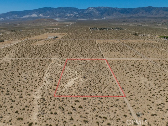 33402 Sunset Road, Lucerne Valley CA: https://media.crmls.org/medias/ef992eaa-167d-4fdb-b30f-2a8646ee09fd.jpg