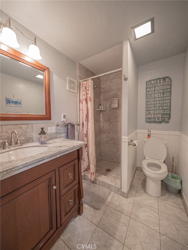 https://media.crmls.org/medias/ef99593d-9c56-486d-ade4-fab839ff8dda.jpg?preset=X-Large