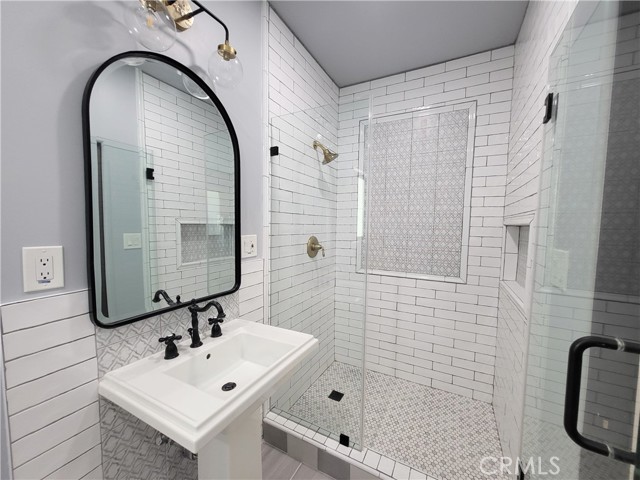 Detail Gallery Image 11 of 47 For 441 E 17th St, Long Beach,  CA 90813 - – Beds | – Baths