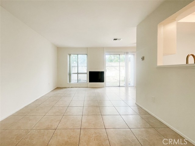 Detail Gallery Image 11 of 25 For 17081 Green Ln, Huntington Beach,  CA 92649 - – Beds | – Baths