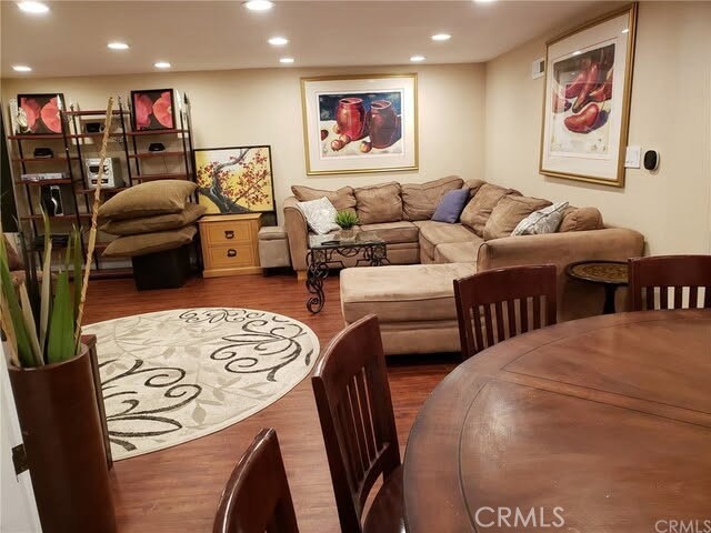 Detail Gallery Image 4 of 9 For 23663 Lake Dr, Crestline,  CA 92587 - 4 Beds | 3 Baths