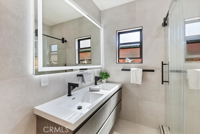 22452 Dolorosa Street, Woodland Hills CA: https://media.crmls.org/medias/ef9a7d8f-1a5c-471c-a3d3-ba1ff662485d.jpg