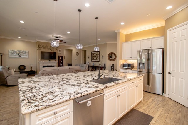 464 Whitney Peak, Beaumont CA: https://media.crmls.org/medias/ef9abb27-d14f-4932-82db-4169ba062a79.jpg