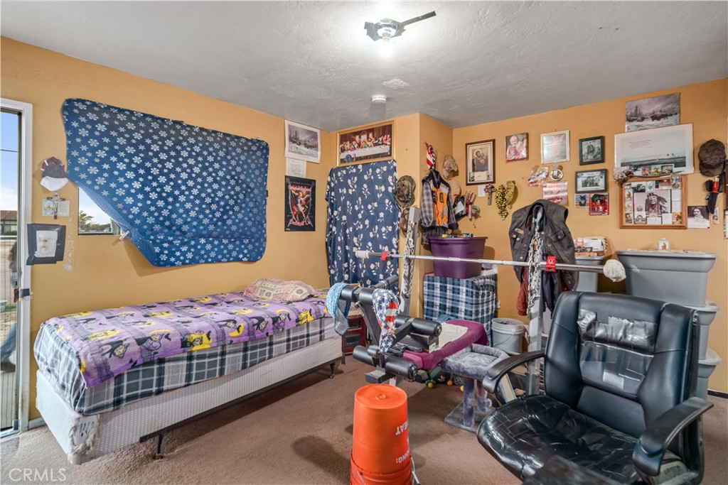 https://media.crmls.org/medias/ef9adbf4-2645-41e5-846c-e81ae21b5eab.jpg?preset=X-Large