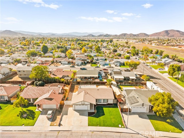 Detail Gallery Image 7 of 45 For 29527 Singing Wood Ln, Menifee,  CA 92586 - 4 Beds | 2 Baths