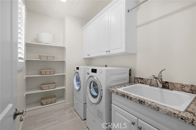 103 Aims, Irvine CA: https://media.crmls.org/medias/ef9b7100-3afd-4e1f-98fb-365afe655dd0.jpg
