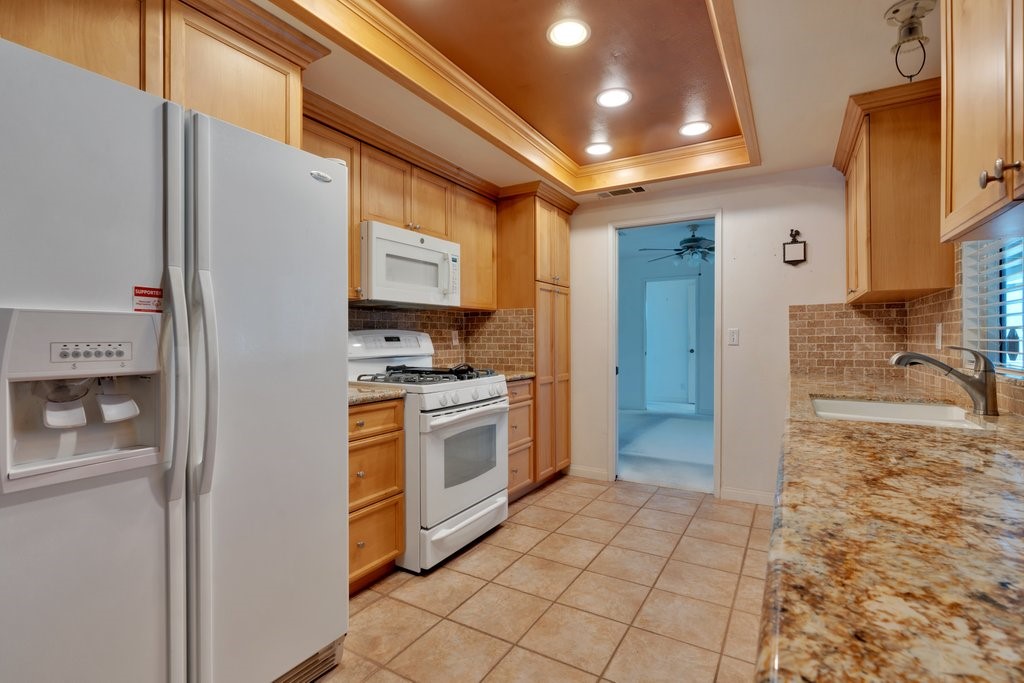 Detail Gallery Image 13 of 40 For 12025 Highland Ave, Desert Hot Springs,  CA 92240 - 4 Beds | 2 Baths