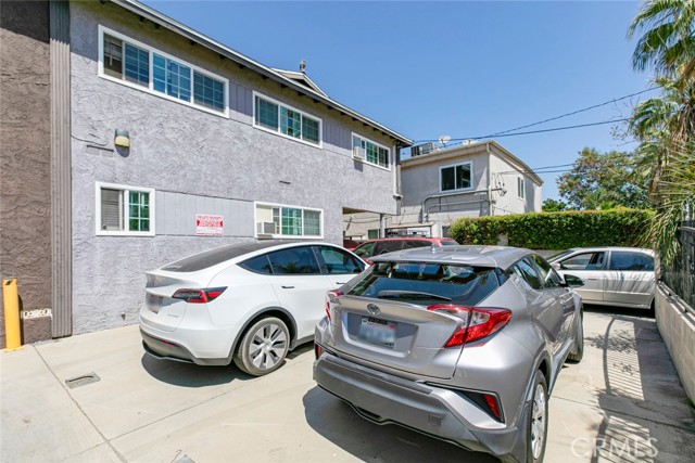 6923 Ben Avenue, North Hollywood CA: https://media.crmls.org/medias/ef9bb59a-cdbb-489a-aacd-b9247ec2a3a6.jpg
