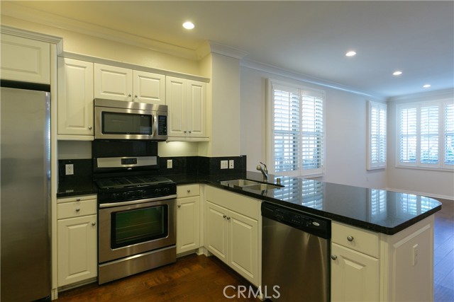 Detail Gallery Image 9 of 24 For 124 Coralwood, Irvine,  CA 92618 - 2 Beds | 1/1 Baths