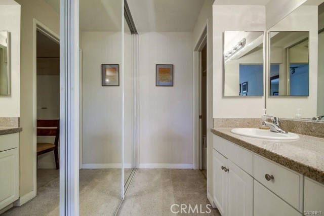 Detail Gallery Image 9 of 22 For 21550 Burbank Bld #205,  Woodland Hills,  CA 91367 - 2 Beds | 2 Baths