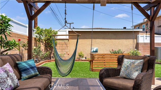 5215 E Monlaco Road, Long Beach CA: https://media.crmls.org/medias/ef9e2f8e-d26d-434f-ba51-6e9d0d65ef71.jpg