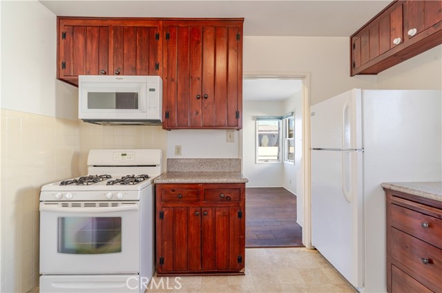 Detail Gallery Image 6 of 32 For 1812 Ocean Dr, Manhattan Beach,  CA 90266 - 2 Beds | 1 Baths