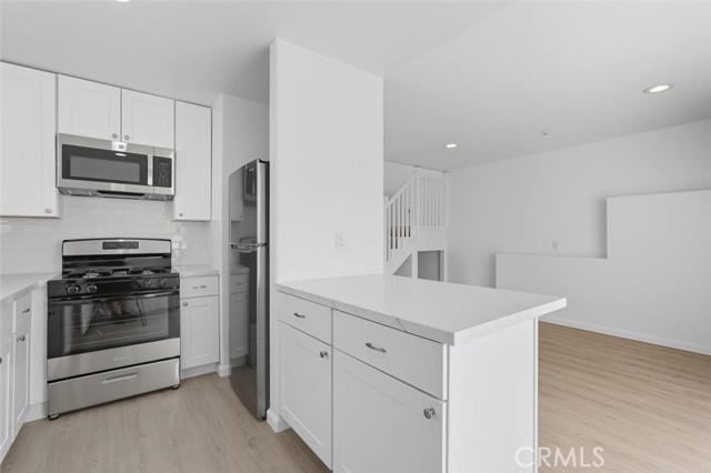 229 16th Place, Manhattan Beach CA: https://media.crmls.org/medias/ef9eca37-5a7e-453d-8dbc-ed28dc26db0b.jpg