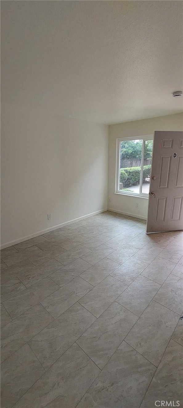 Detail Gallery Image 6 of 10 For 3313 E Fairmont Ave #C,  Fresno,  CA 93726 - 12 Beds | 12 Baths