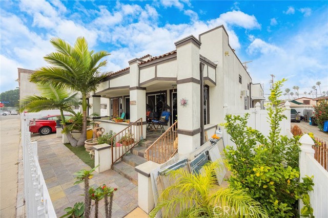 Detail Gallery Image 2 of 28 For 4019 S Van Ness Ave, Los Angeles,  CA 90062 - – Beds | – Baths