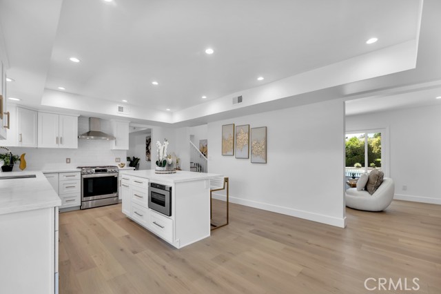 9500 Texhoma Avenue, Northridge CA: https://media.crmls.org/medias/efa0acc6-f645-4282-b7f8-9ae1da66ef46.jpg