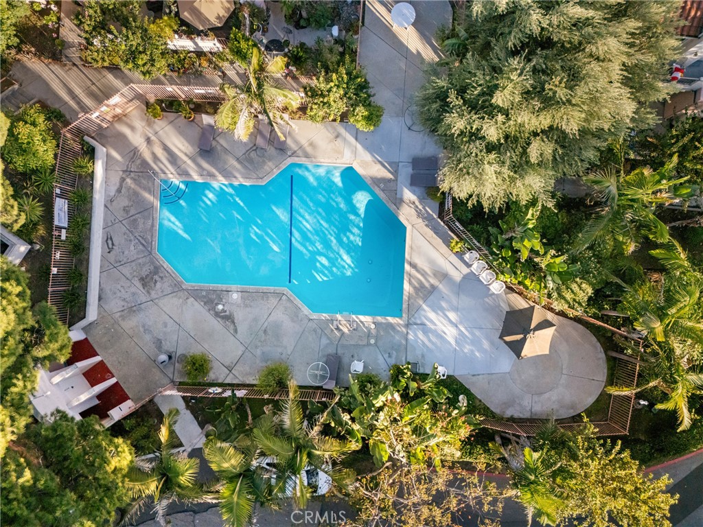 https://media.crmls.org/medias/efa0dc30-99f2-422c-ab2c-28fbe1522fe7.jpg?preset=X-Large