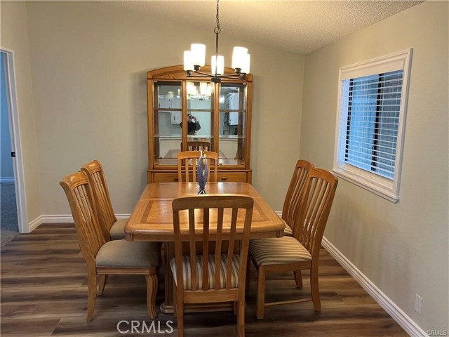 1300 W Menlo Avenue, Hemet CA: https://media.crmls.org/medias/efa17464-5765-4f49-a54c-07b18d7da8e1.jpg