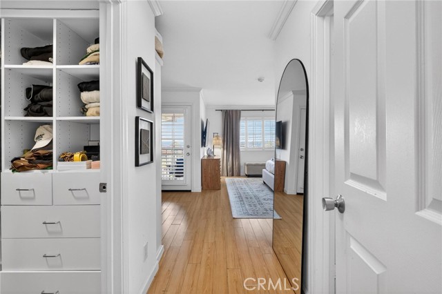 Detail Gallery Image 23 of 43 For 222 S Guadalupe Ave #1,  Redondo Beach,  CA 90277 - 4 Beds | 2/1 Baths