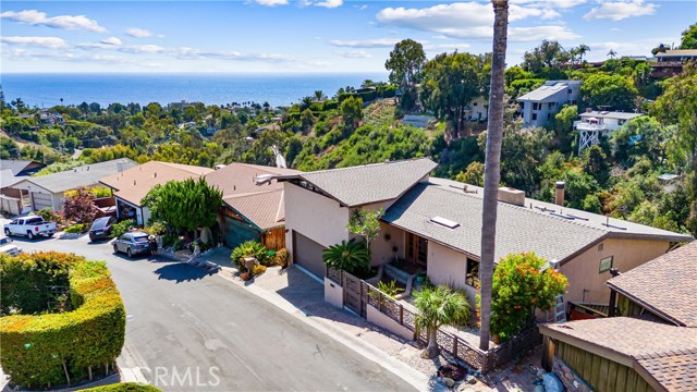 Detail Gallery Image 2 of 36 For 967 Meadowlark Ln, Laguna Beach,  CA 92651 - 3 Beds | 3/1 Baths