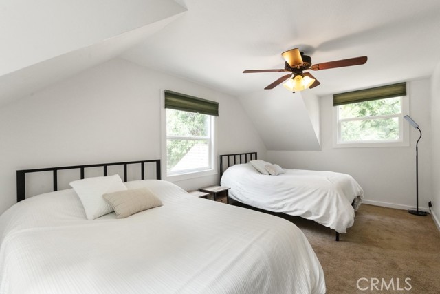 717 Crest Estates Drive, Lake Arrowhead CA: https://media.crmls.org/medias/efa3e136-2372-435c-8c5f-929a0856e04b.jpg