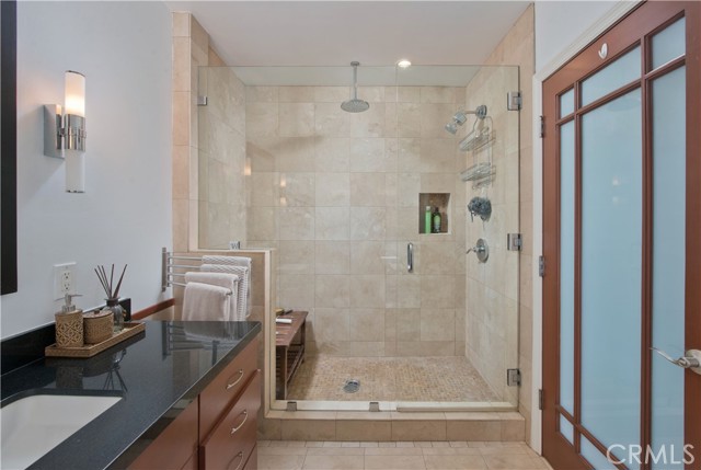 13964 Peach Grove Street, Sherman Oaks CA: https://media.crmls.org/medias/efa42266-a869-4e29-9f4c-bda55483baee.jpg
