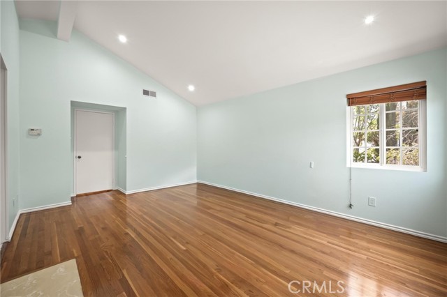 22606 Archwood Street photo 24