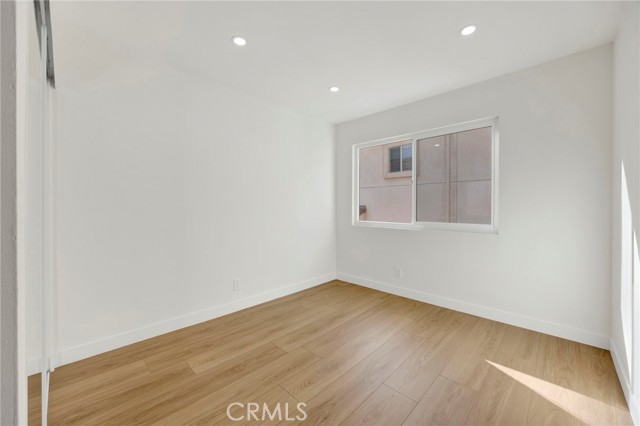 Detail Gallery Image 22 of 30 For 17303 Chatsworth St #4,  Granada Hills,  CA 91344 - 2 Beds | 1/1 Baths