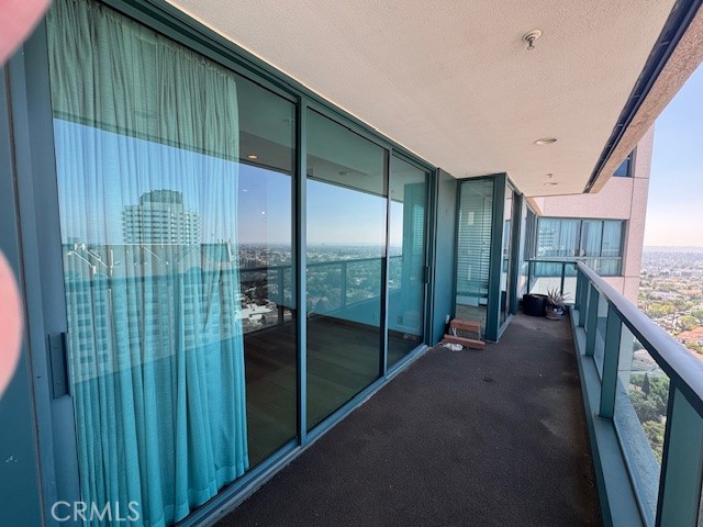 Detail Gallery Image 17 of 44 For 10490 Wilshire Bld #1602,  Los Angeles,  CA 90024 - 2 Beds | 3 Baths