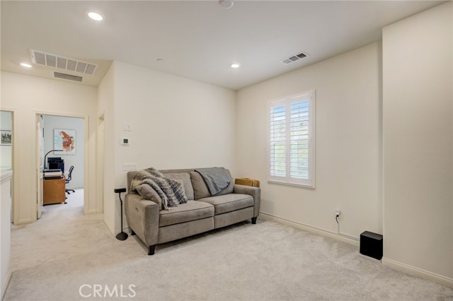 Detail Gallery Image 18 of 46 For 26412 Brahman Ct, Saugus,  CA 91350 - 3 Beds | 2/1 Baths