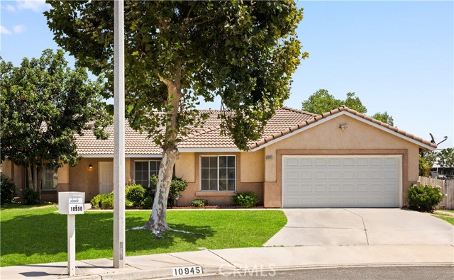 Detail Gallery Image 2 of 36 For 10945 Trenmar Ln, Bloomington,  CA 92316 - 5 Beds | 2 Baths