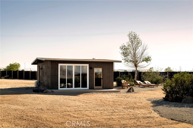 70315 Indian Trail, 29 Palms CA: https://media.crmls.org/medias/efa89c0f-a86c-4d6c-a39a-27f8dbbeddb9.jpg