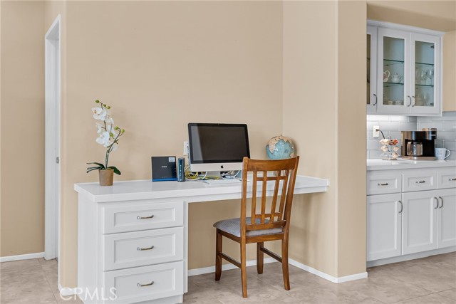 11567 Waterwell Court, Riverside CA: https://media.crmls.org/medias/efa8a891-96a0-4867-a80c-ab826e902427.jpg