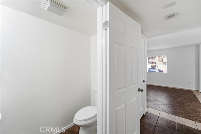 Detail Gallery Image 12 of 33 For 15150 Rayen St, North Hills,  CA 91343 - 3 Beds | 3 Baths