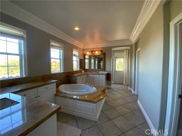 Detail Gallery Image 18 of 27 For 1475 Clearview Cir, Corona,  CA 92882 - 4 Beds | 3/1 Baths