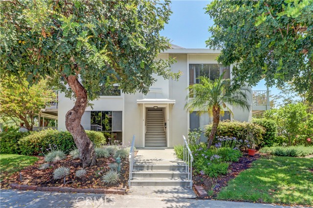 925 Ave Majorca, Laguna Woods CA: https://media.crmls.org/medias/efa9ac58-f51c-4882-82dc-703ccaa184e7.jpg