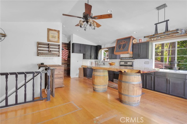 Image 17 of 67 For 810 Oakmont Lane