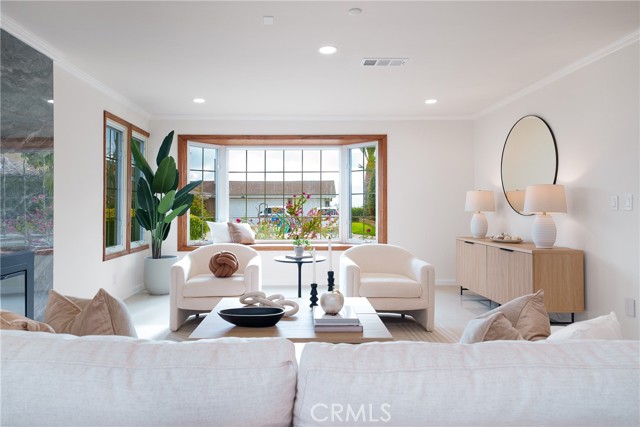 Detail Gallery Image 8 of 43 For 3823 via Manzana, San Clemente,  CA 92673 - 5 Beds | 4 Baths