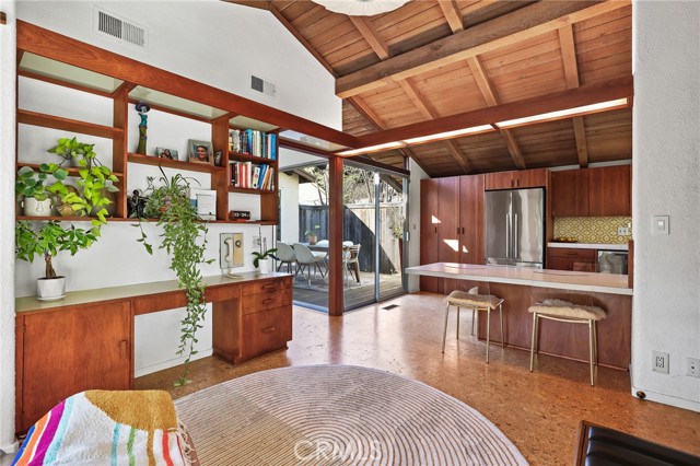 Detail Gallery Image 10 of 52 For 4123 North Virginia Road, Long Beach,  CA 90807 - 3 Beds | 2 Baths