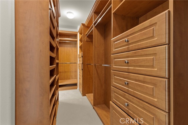 Image 21 of 34 For 2729 Hollyview Court