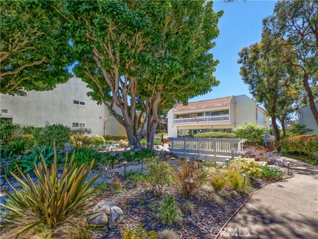 633 Prospect Avenue, Redondo Beach, California 90277, 2 Bedrooms Bedrooms, ,2 BathroomsBathrooms,Residential,Sold,Prospect,SB22126675