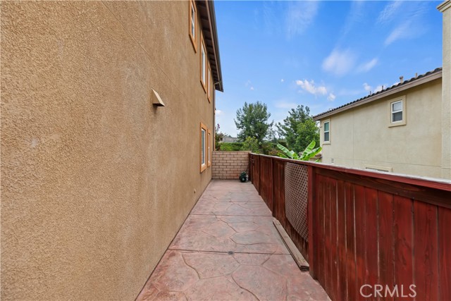 16183 Village Meadow Drive, Riverside CA: https://media.crmls.org/medias/efabc53c-38d5-4e56-b515-0fe1363595ee.jpg
