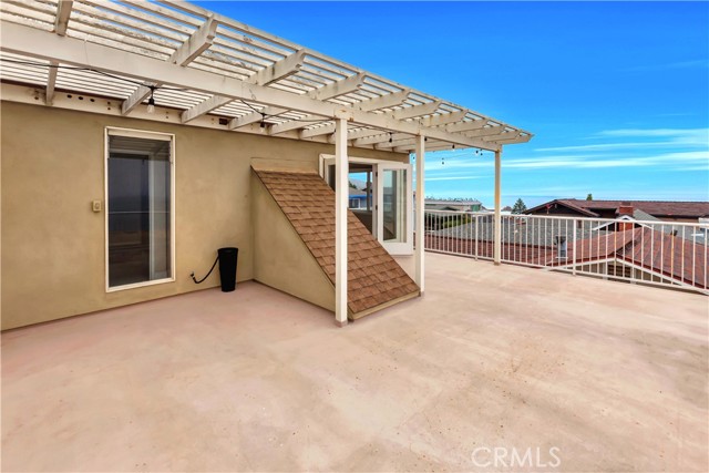 176 Sunset Terrace, Laguna Beach CA: https://media.crmls.org/medias/efabf507-1826-4a53-86cf-06d5af9bde6a.jpg