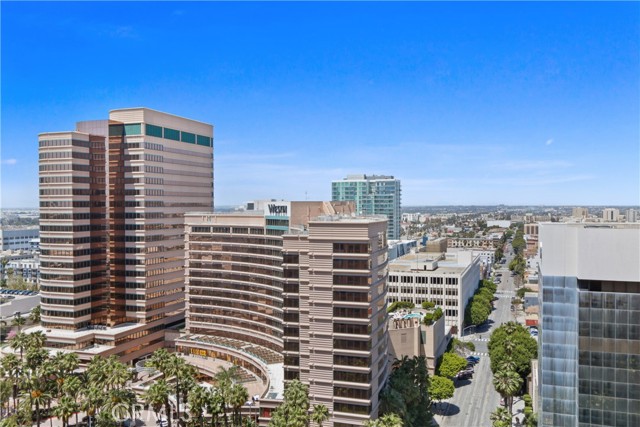 Detail Gallery Image 5 of 24 For 488 E Ocean Bld #P4,  Long Beach,  CA 90802 - 2 Beds | 2 Baths