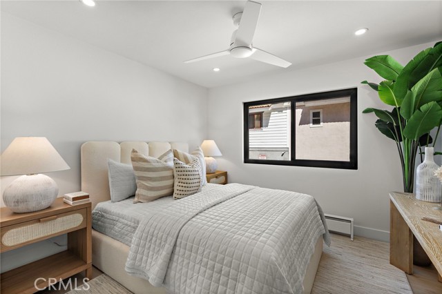 Detail Gallery Image 6 of 36 For 600 E Oceanfront 1a,  Newport Beach,  CA 92661 - 3 Beds | 2 Baths