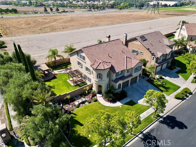 5381 Campania Way, Fontana CA: https://media.crmls.org/medias/efad070c-65af-4a26-b5fb-a3e8c3c4ca96.jpg