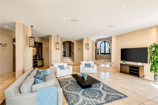 215 S Poinsettia Avenue, Manhattan Beach CA: https://media.crmls.org/medias/efada8b7-ccdb-4bb7-bcc0-1d2b679126f7.jpg